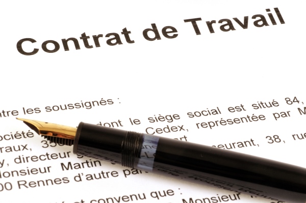 Signature d'un contrat de travail